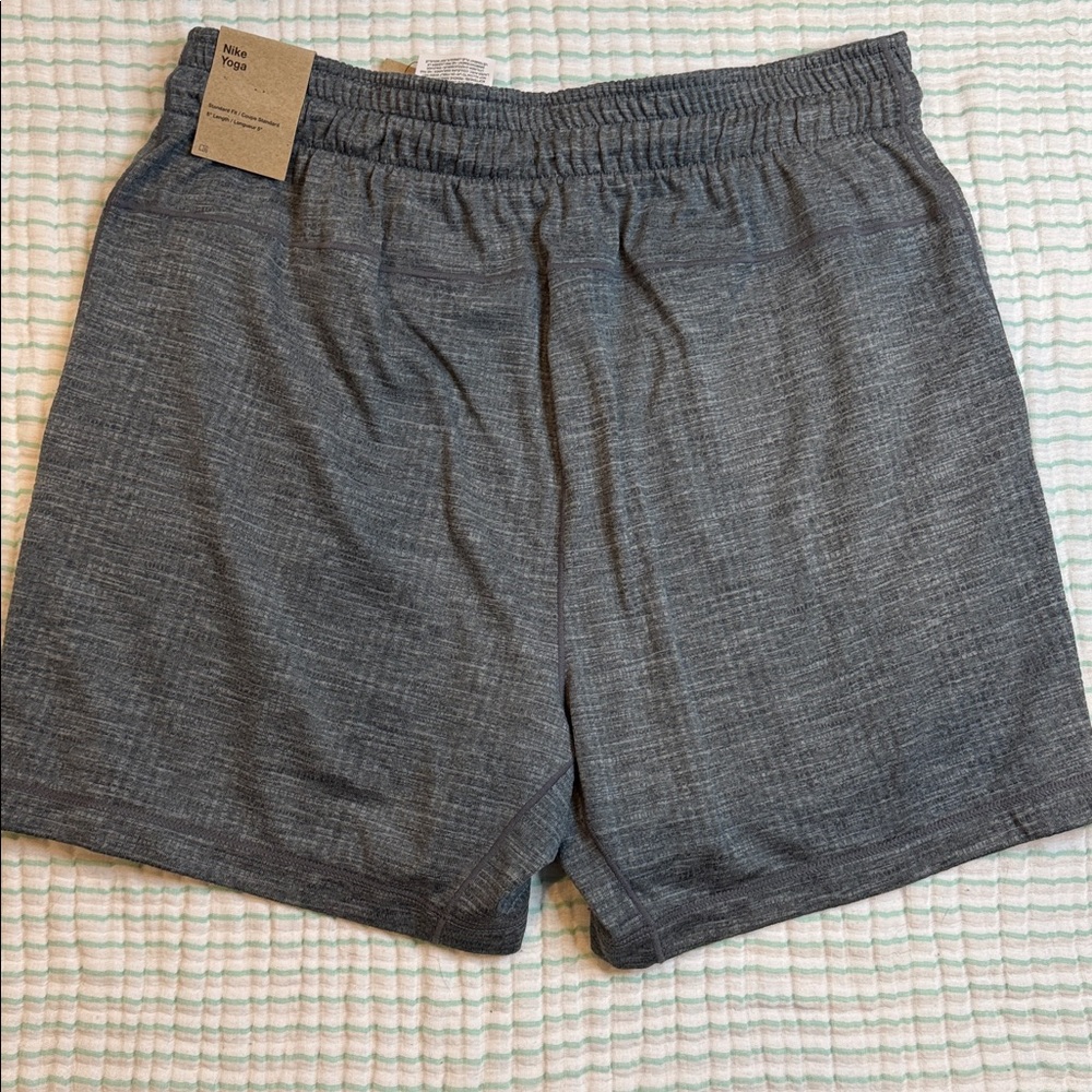 Men’s Nike Yoga Standard Fit 5” inseam short - Picture 6 of 7